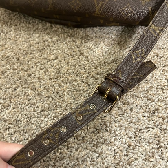 Vintage Louis Vuitton Brown Messenger Bag Monogram Design Coated Canvas Leather - Picture 16 of 16